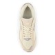 New Balance 2002 Classics Unisex Sneakers Μπεζ New Balance 2002 Classics Unisex Sneakers Μπεζ